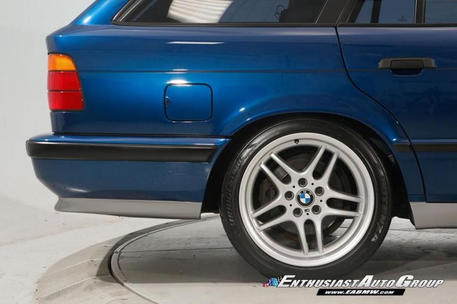 Детали экстерьера BMW M5 Touring (Avus Blue) (WBSHJ91070BL01767) (E34) 1994 года  (фото 48 из 100)
